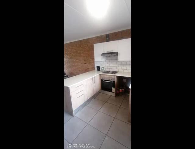 2 BEDROOM PROPERTY TO RENT IN POMONA